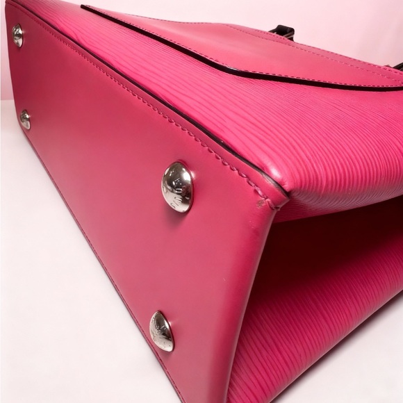 Louis Vuitton Kleber PM Handbag – Pink Epi Leather 💖
✔ 100% Authentic - Picture 6 of 15